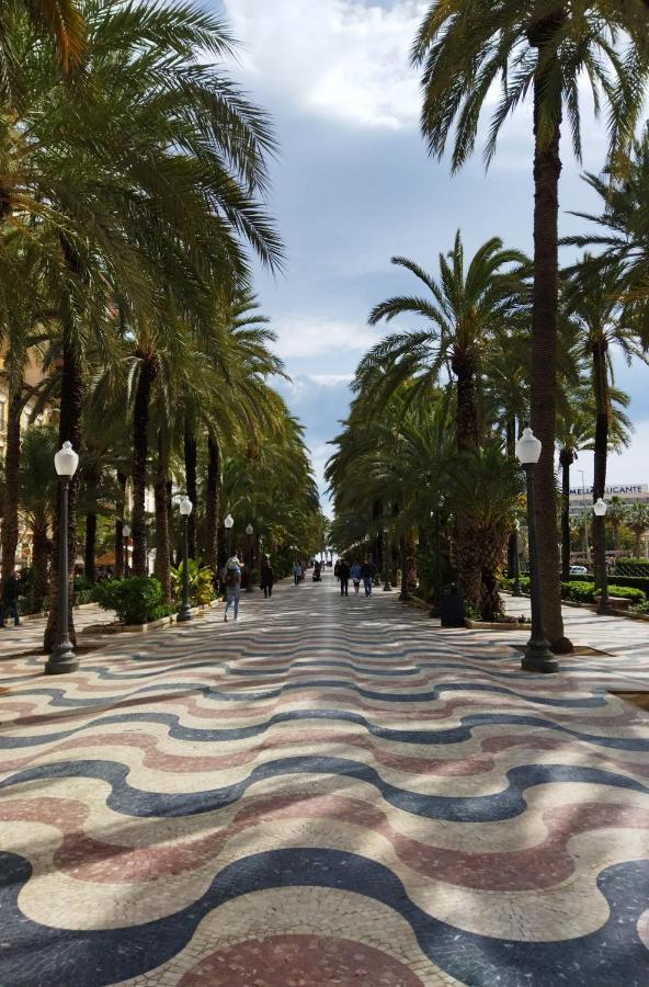 Modern,Cozy And Centric Apartment Next To Beach Alicante Exterior photo